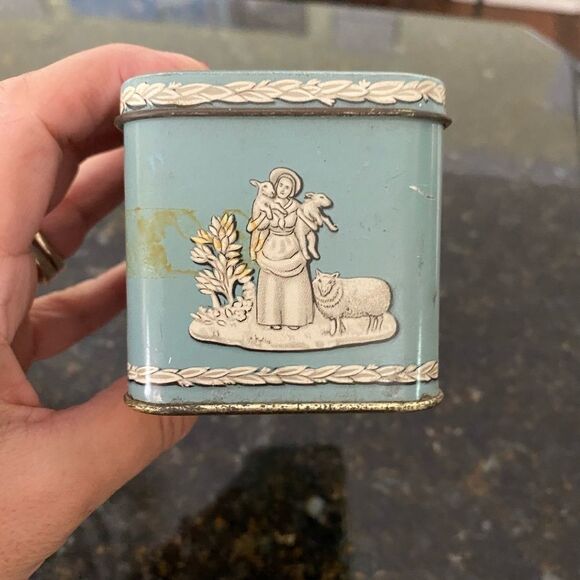 VTG Lt Blue *Victorian* Print Tea Tin ENGLAND - Picture 7 of 12